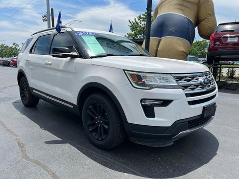Used 2018 Ford Explorer XLT w/ Equipment Group 201A AWD/4WD image 8