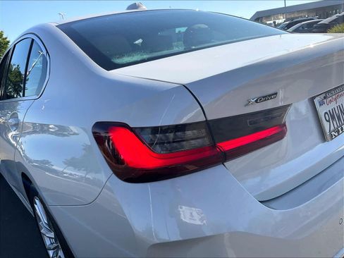 Used 2024 BMW 330i xDrive Sedan w/ Premium Package AWD/4WD image 31