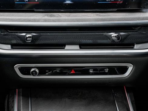 Used 2023 BMW X7 xDrive40i w/ M Sport Package image 15