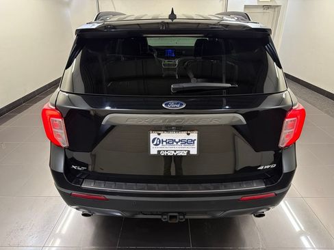 Certified 2023 Ford Explorer XLT w/ Equipment Group 202A AWD/4WD image 5