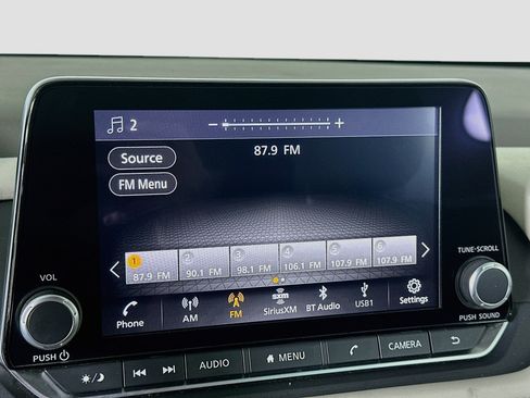 Used 2025 Nissan Rogue SV AWD/4WD image 21
