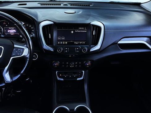 Used 2022 GMC Terrain SLT image 17
