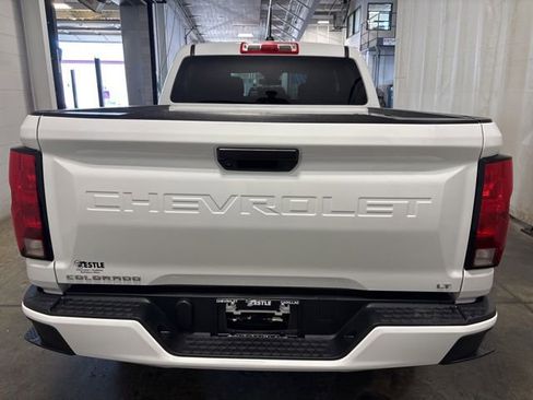 Used 2024 Chevrolet Colorado LT RWD image 5