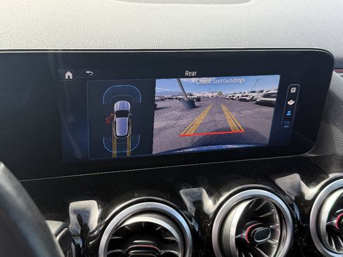 Used 2025 Mercedes-Benz GLA 250 image 13