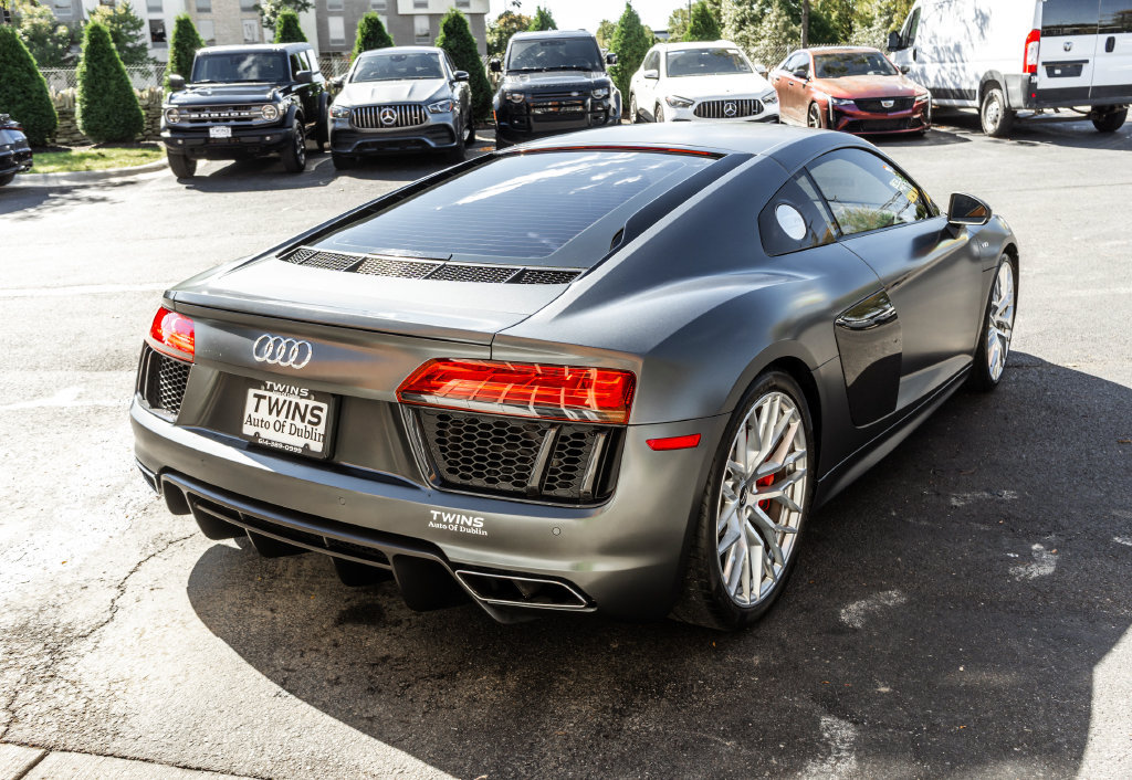 Used 2017 Audi R8 V10 w/ Carbon Exterior Package AWD/4WD image 36
