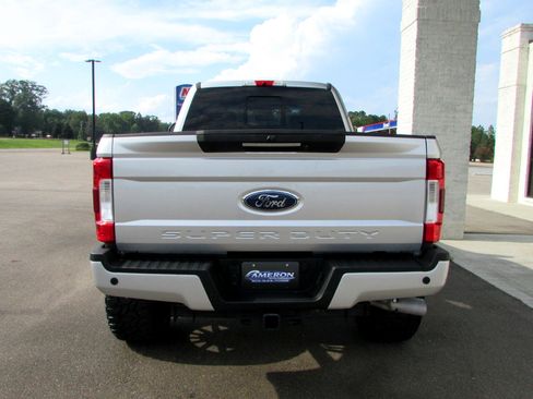 Used 2019 Ford F250 Lariat w/ Lariat Ultimate Package image 8