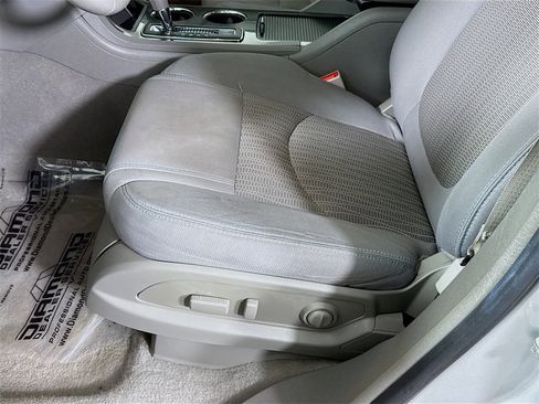 Used 2014 Chevrolet Traverse LT image 22