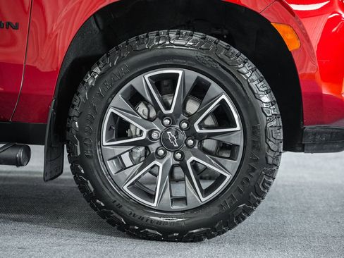 Used 2021 Chevrolet Suburban Z71 image 17