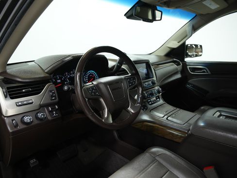 Used 2018 GMC Yukon XL Denali image 27