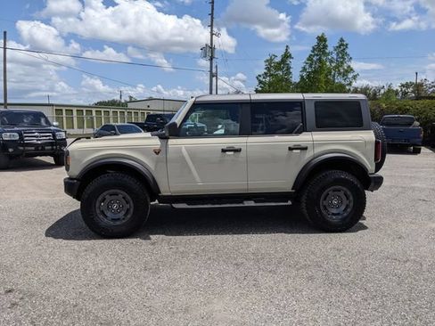 Certified 2025 Ford Bronco Badlands w/ Sasquatch Package AWD/4WD image 7
