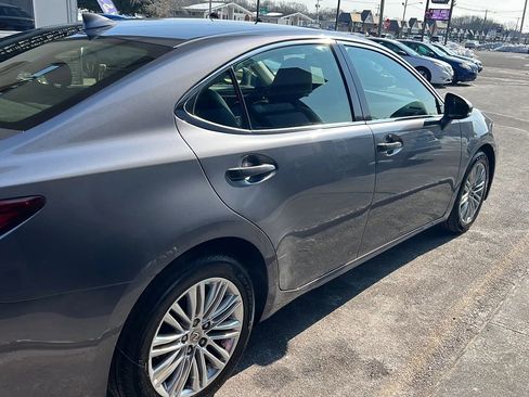 Used 2015 Lexus ES 350 w/ Luxury Package image 10