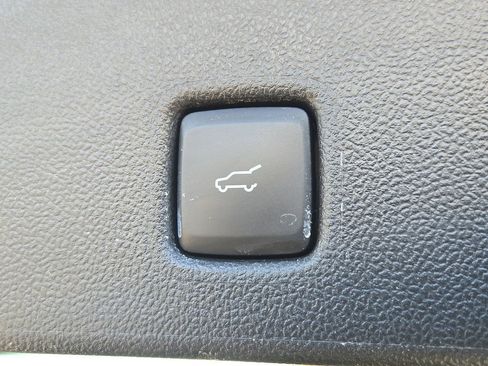 Used 2022 Ford Escape Titanium w/ Titanium Elite Package AWD/4WD image 32