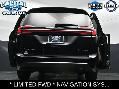 Used 2024 Chrysler Pacifica Limited FWD image 40