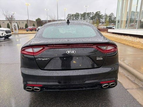 Used 2018 Kia Stinger GT2 image 4