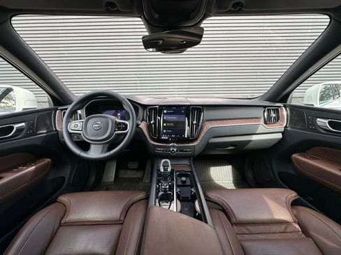 Used 2023 Volvo XC60 T8 Ultimate image 6