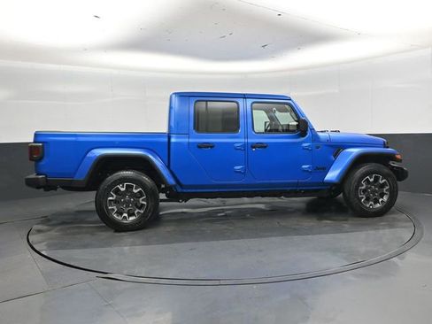 New 2026 Jeep Gladiator Sport AWD/4WD image 2