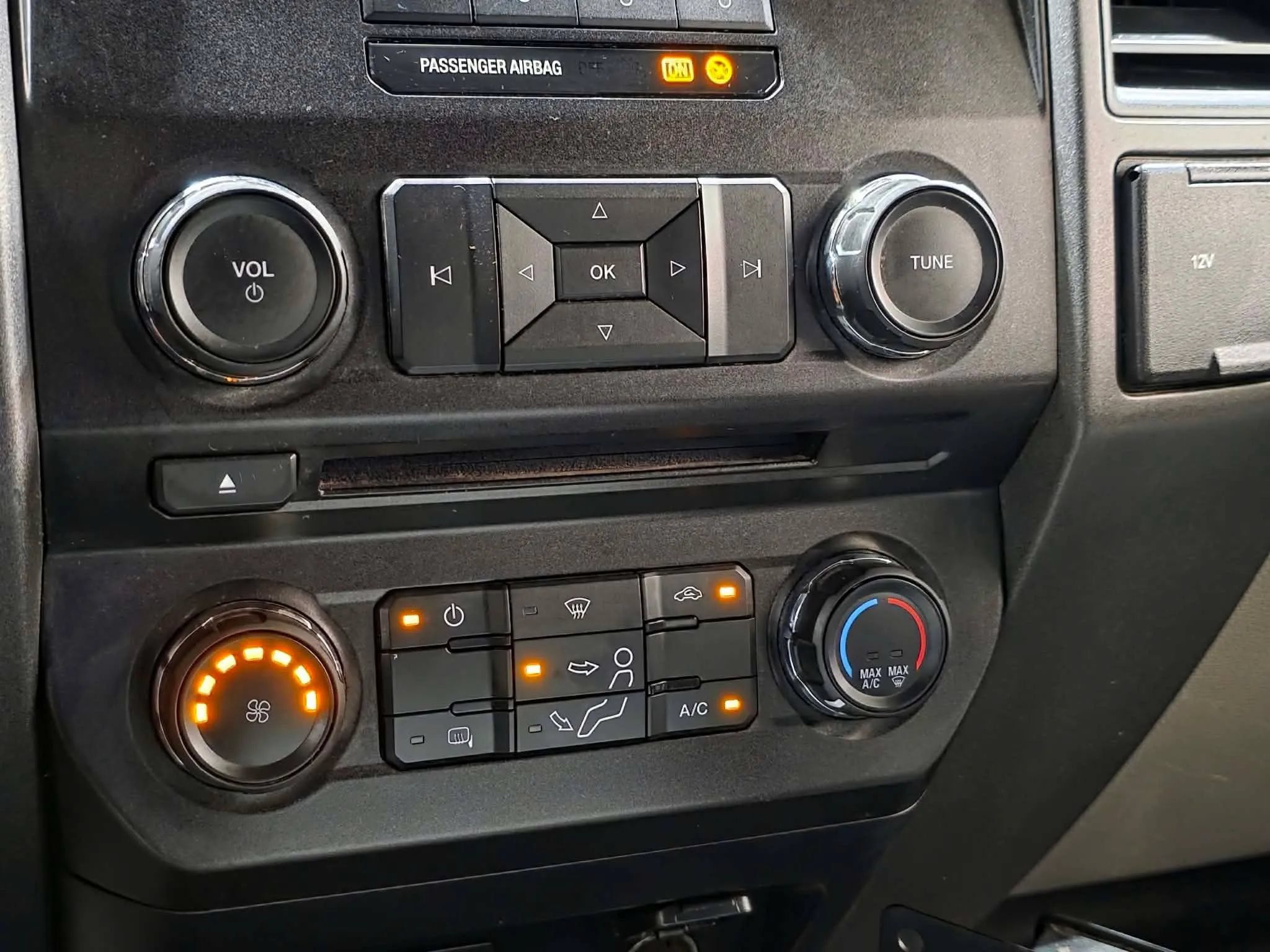 Used 2017 Ford F250 XL w/ Power Equipment Group AWD/4WD image 25
