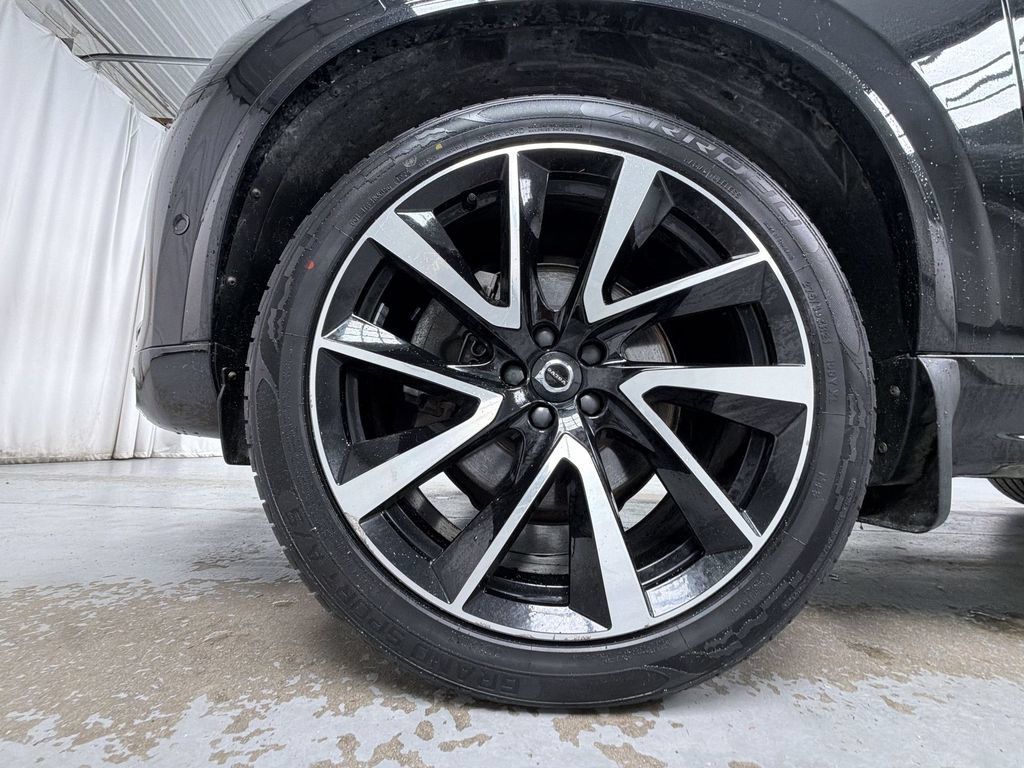 Used 2024 Volvo XC90 B6 Plus AWD/4WD image 14