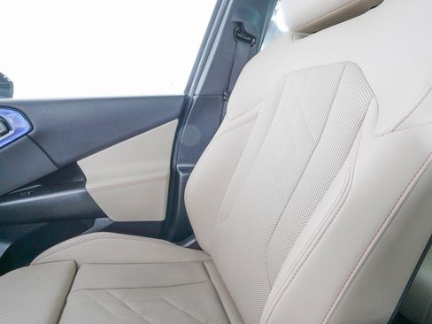 Used 2025 BMW X3 xDrive30i w/ Premium Package image 27