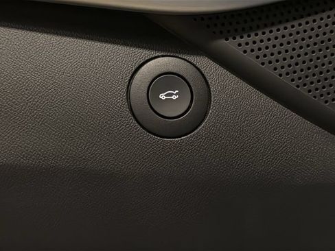 Used 2022 Chevrolet Camaro LT RWD image 15