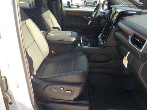 New 2026 GMC Yukon Denali w/ Sun & Power Step Package image 30