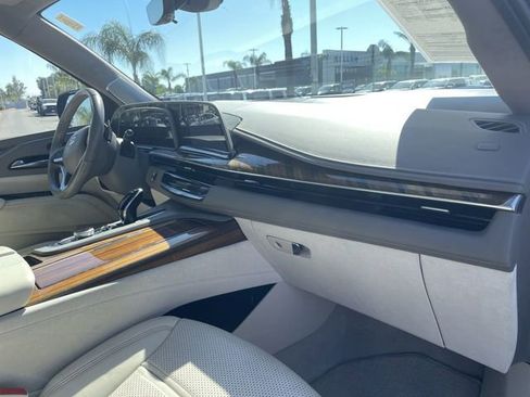 Used 2021 Cadillac Escalade ESV Sport Platinum image 30