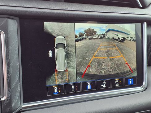 Used 2022 GMC Yukon Denali w/ Max Trailering Package image 11