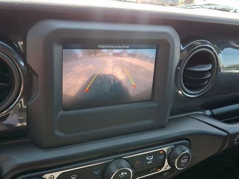 Used 2022 Jeep Wrangler Unlimited Sport AWD/4WD image 30