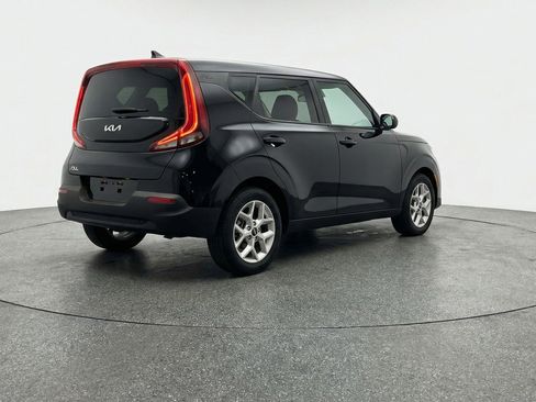 Used 2025 Kia Soul LX w/ LX Technology Package FWD image 9