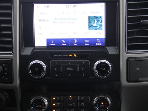 Certified 2020 Ford F150 Lariat w/ Equipment Group 502A Luxury image 23