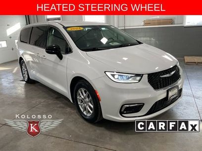 Used 2024 Chrysler Pacifica Touring-L