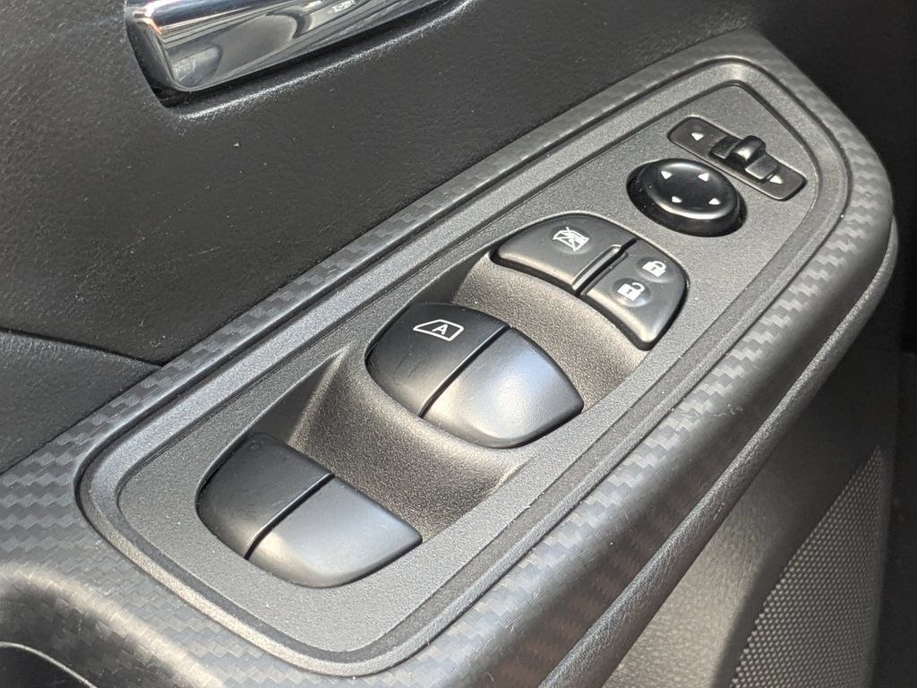 Used 2025 Nissan Versa SV FWD image 21