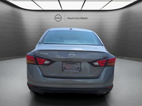 Certified 2025 Nissan Altima 2.5 SR w/ SR Premium Package FWD image 5