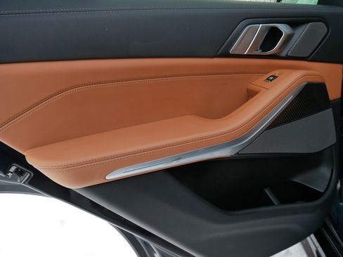 Used 2022 BMW X5 M50i image 14