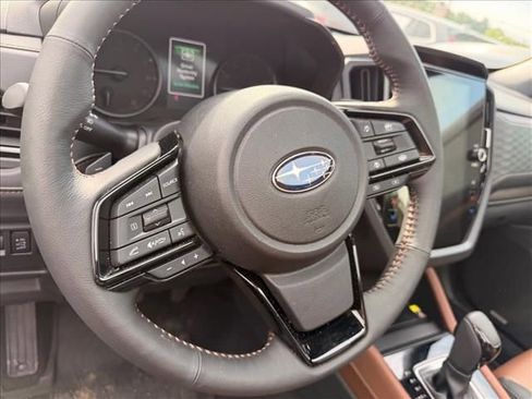 Used 2025 Subaru Forester Touring AWD/4WD image 11