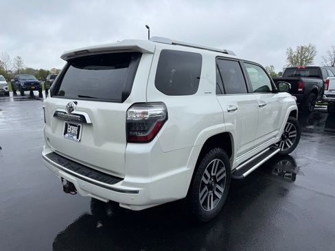 Used 2018 Toyota 4Runner Limited AWD/4WD image 5