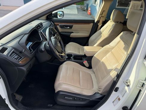 Used 2017 Honda CR-V Touring image 11