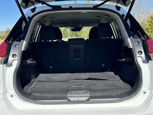 Certified 2020 Nissan Rogue SV image 19