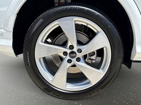 Certified 2025 Audi Q5 Premium Plus w/ Premium Plus image 8