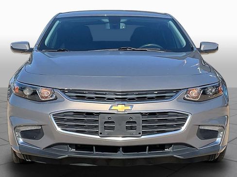 Used 2018 Chevrolet Malibu LT w/ Leather Package FWD image 4