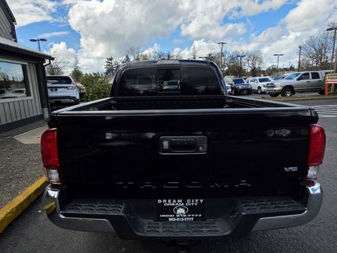 Used 2019 Toyota Tacoma TRD Off-Road AWD/4WD image 10