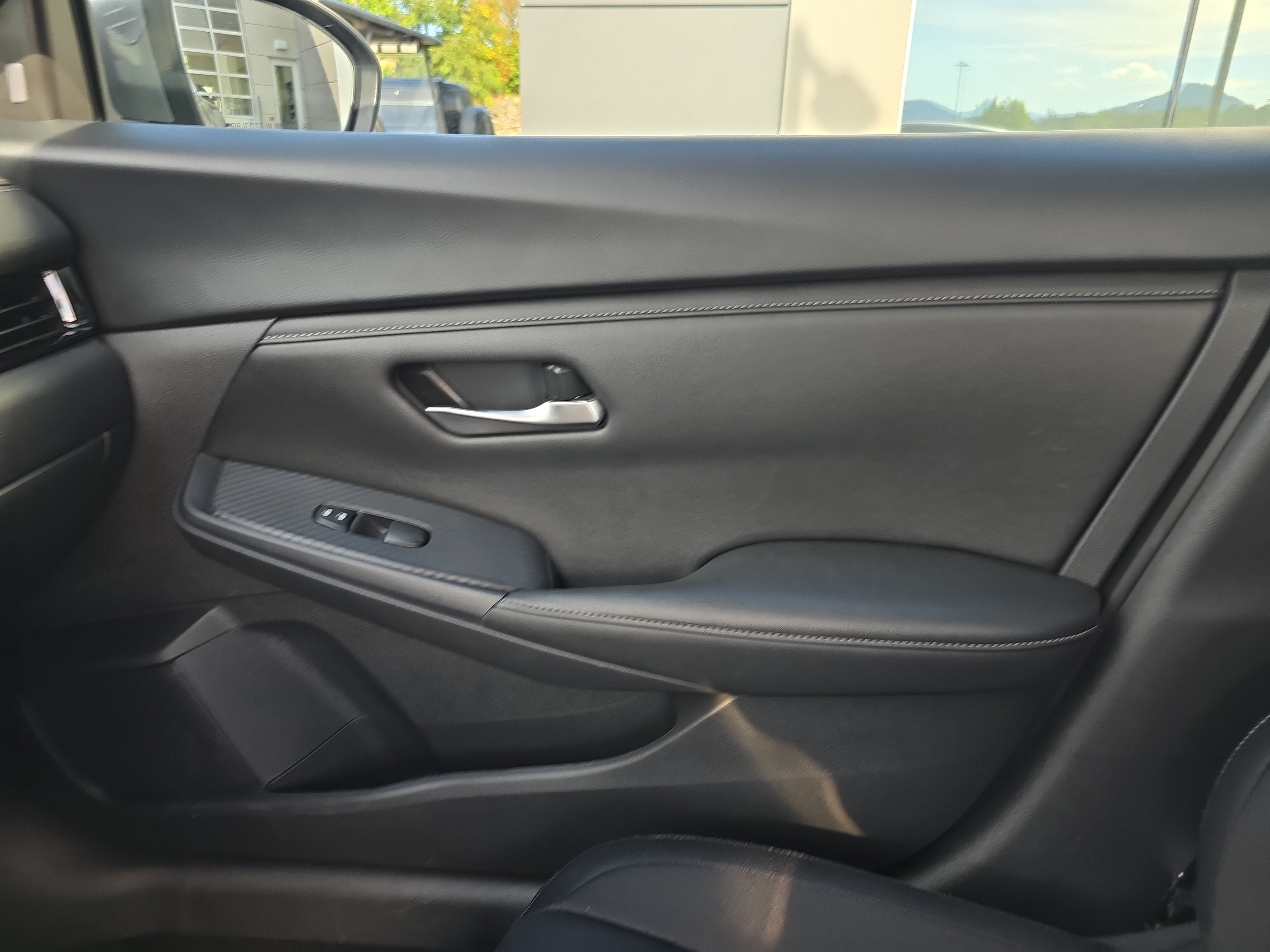 Used 2024 Nissan Sentra SV FWD image 22