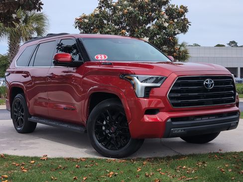 Used 2023 Toyota Sequoia SR5 w/ SR5 Premium Package AWD/4WD image 2