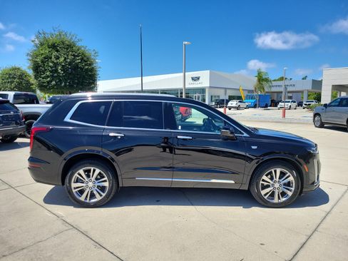 Certified 2023 Cadillac XT6 Premium Luxury AWD/4WD image 3