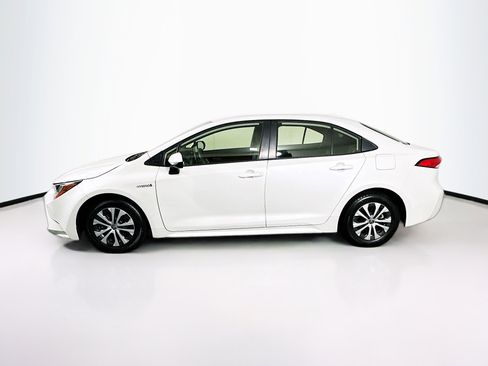 Used 2021 Toyota Corolla LE image 4