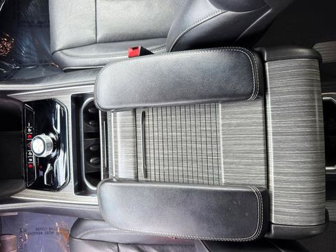 Used 2024 Jeep Wagoneer Series II AWD/4WD image 16