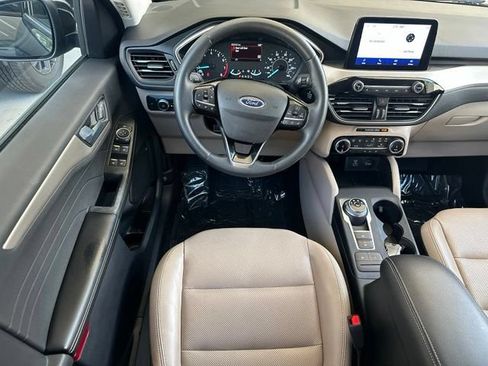 Certified 2022 Ford Escape SEL FWD image 12