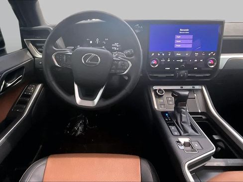 Used 2025 Lexus GX 550 w/ Cold Area Package AWD/4WD image 6