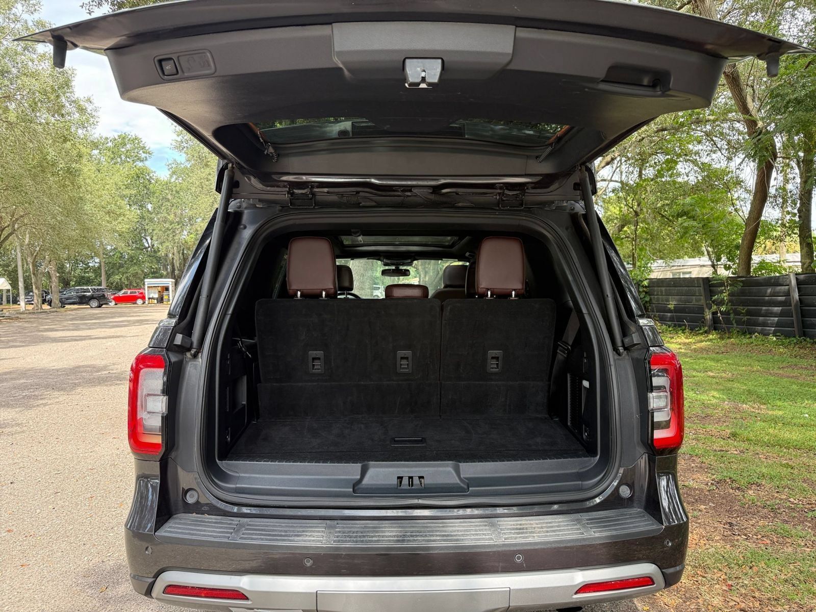 Used 2024 Ford Expedition Limited RWD image 32