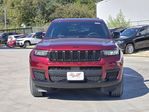 New 2025 Jeep Grand Cherokee L Altitude image 8